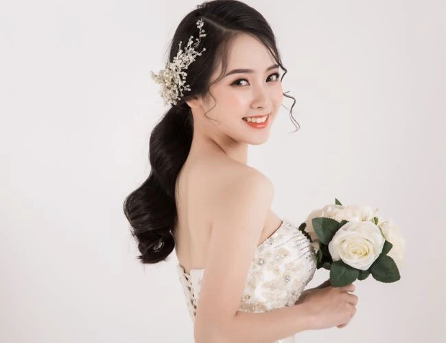 10 kiểu Trang điểm Makeup cô dâu tiệc họ Tuy Hoà Phú Yên đẹp lung linh (3)