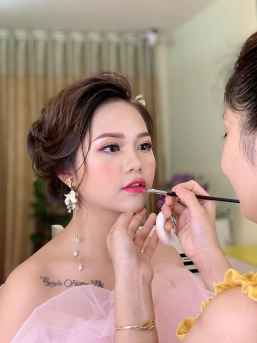 3 cách trang điểm Trang điểm Makeup cô dâu tiệc họ Tuy Hoà Phú Yên phù hợp (3)