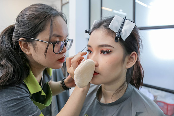 Các tone Trang điểm Makeup cô dâu tiệc họ Tuy Hoà Phú Yên phù hợp (1)