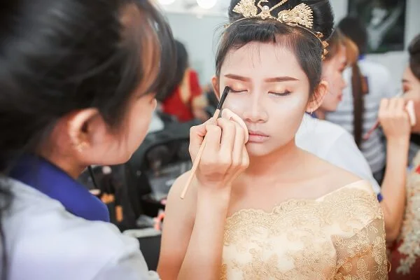 Có nên sử dụng kem chống nắng khi Trang điểm Makeup cô dâu tiệc họ Tuy Hoà Phú Yên (1)