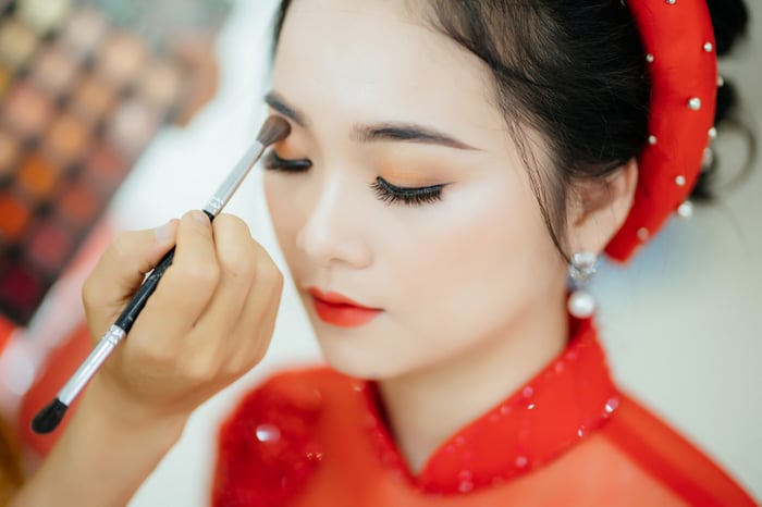 Có nên sử dụng kem chống nắng khi Trang điểm Makeup cô dâu tiệc họ Tuy Hoà Phú Yên (2)