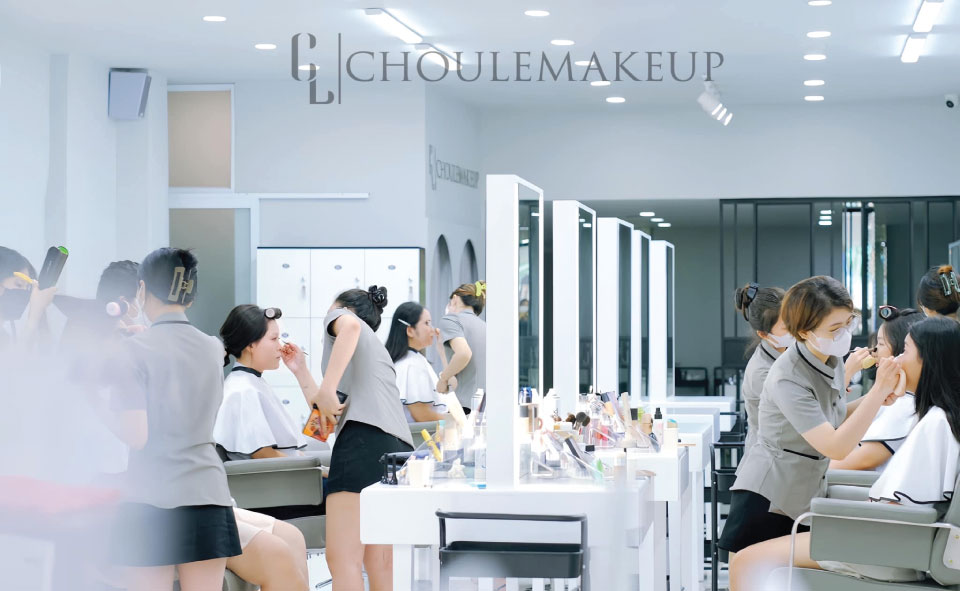 Lưu ý khi đặt lịch Trang điểm Makeup cô dâu tiệc họ Tuy Hoà Phú Yên mùa hè (2)