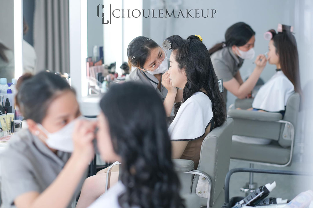 Lưu ý khi đặt lịch Trang điểm Makeup cô dâu tiệc họ Tuy Hoà Phú Yên mùa hè (4)