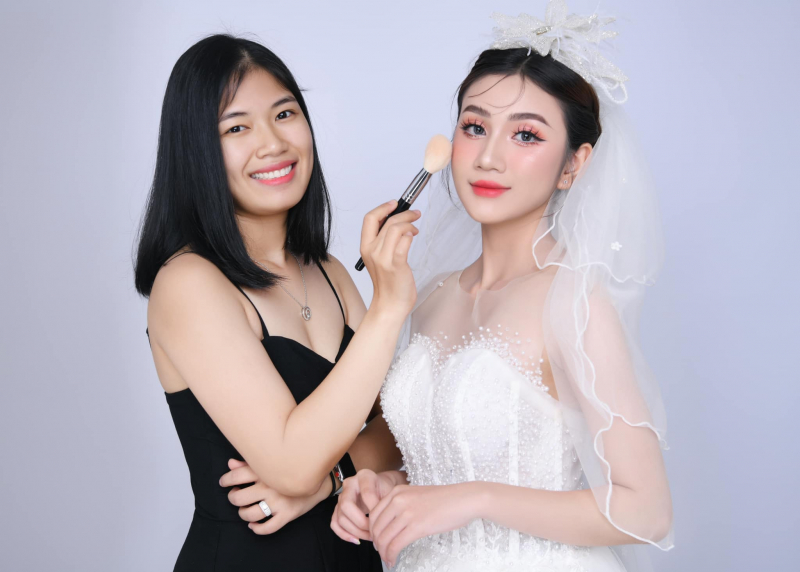 Những điều cần biết về nghề Trang điểm Makeup cô dâu tiệc họ Tuy Hoà Phú Yên (3)